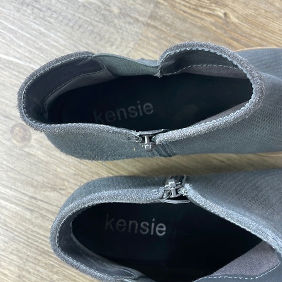 Kensie Gerona Textured Suede Grey Ankle Bootie, size 9 - Picture 7 of 10